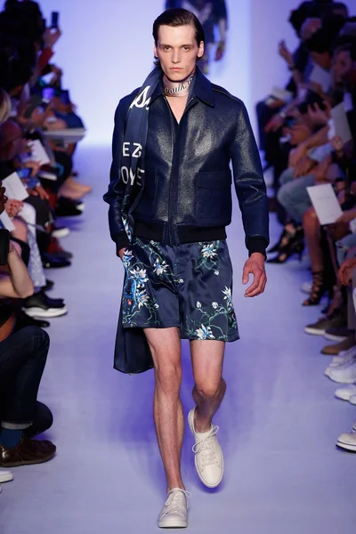 Look 8